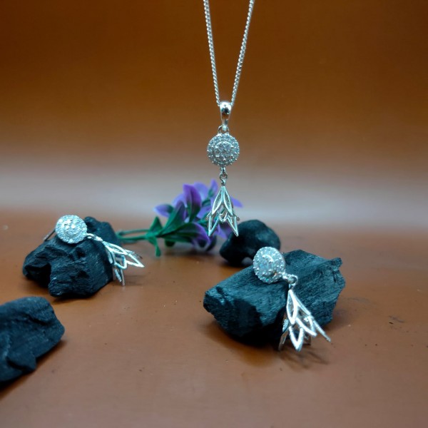 925 Sterling Silver Flower Pendant Earring Chain Jewellery Set